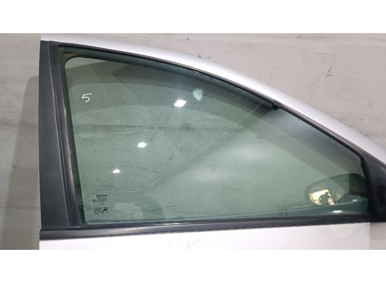 Стекло двери передней правой к Nissan Almera Tino, 2002г.