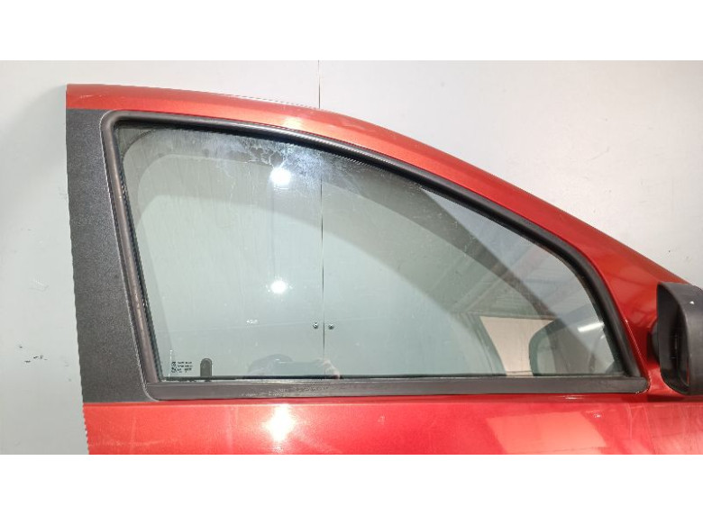 Стекло двери передней правой к Dacia Sandero, 2009г.