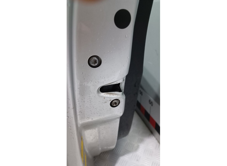 Замок двери передней левой к Skoda Octavia