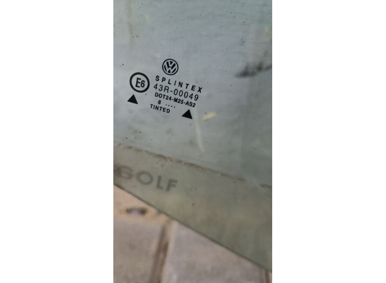 Стекло двери задней правой к Volkswagen Golf, 1998г.