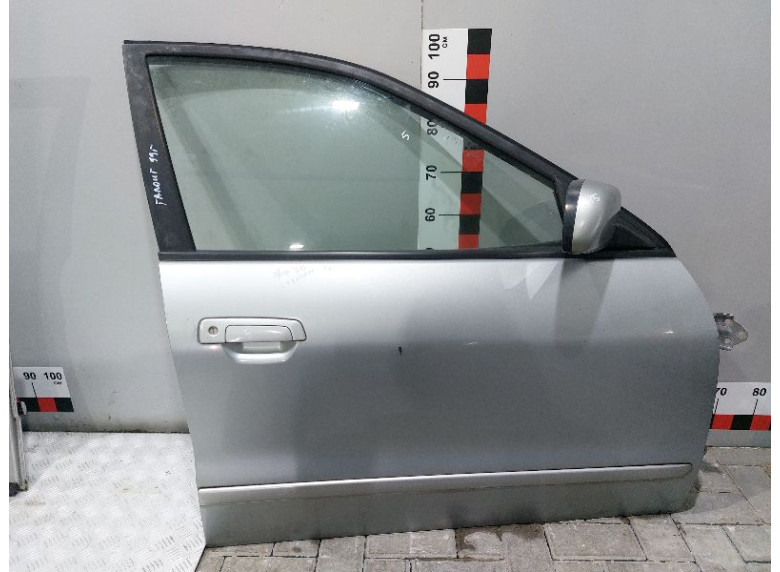 Стекло двери передней правой к Mitsubishi Galant, 1999г.