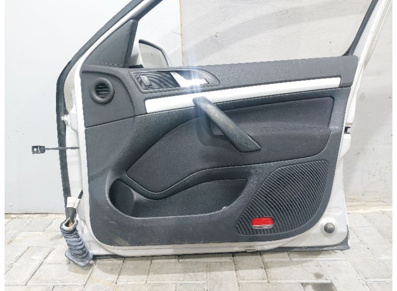 Обшивка двери передней правой (дверная карта) к Skoda Octavia