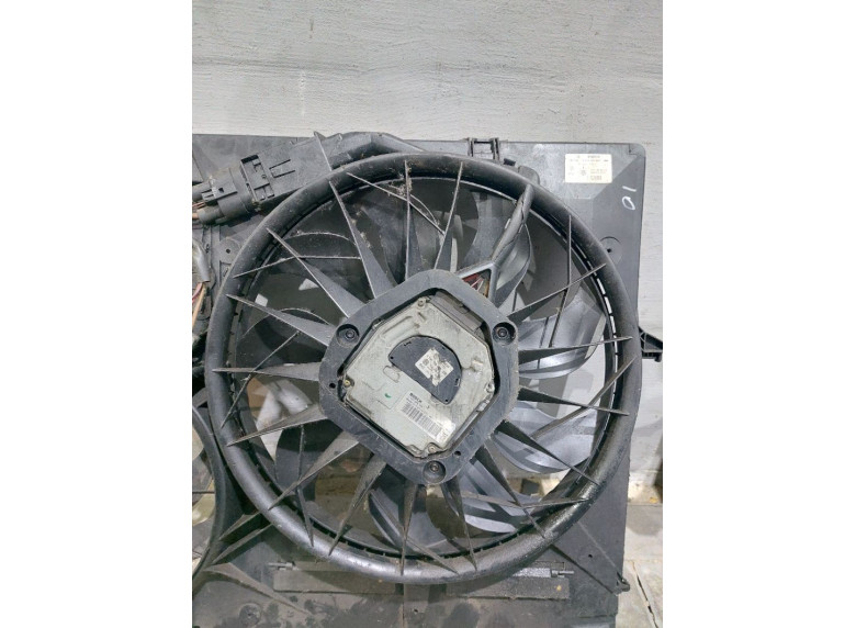 Вентилятор радиатора к Volkswagen Touareg, 2004г.