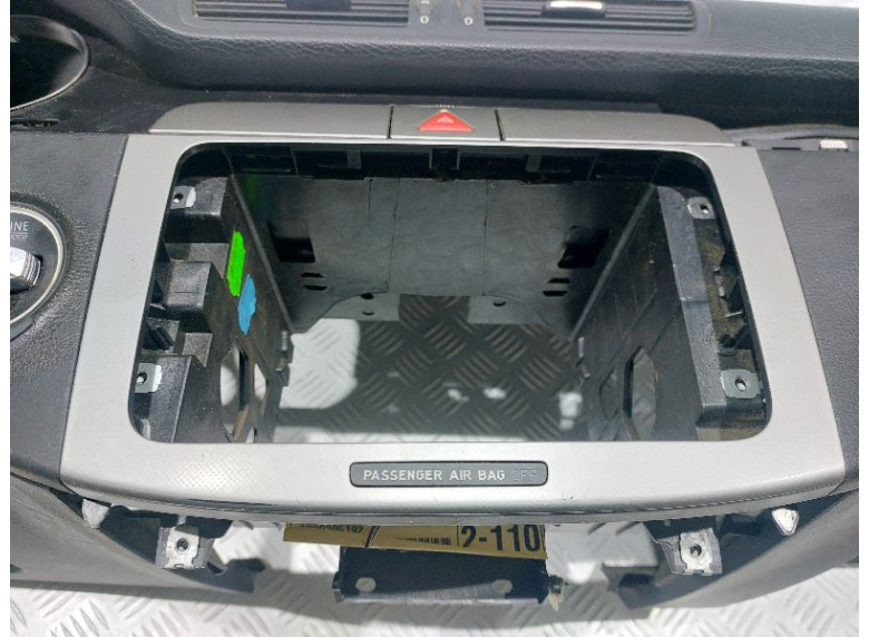Рамка под магнитолу к Volkswagen Passat, 2007г.