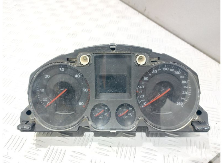 Щиток приборов (приборная панель) к Volkswagen Passat, 2006г.