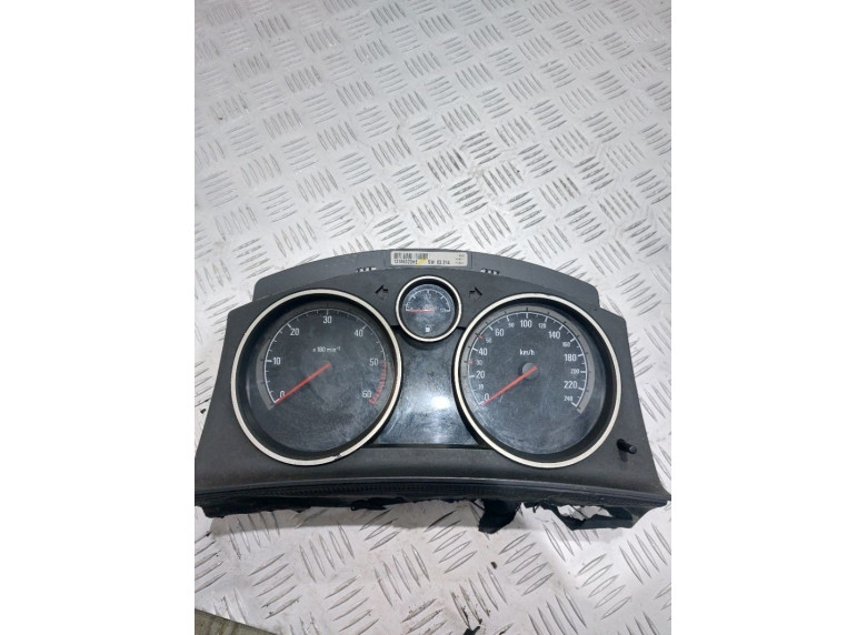 Щиток приборов (приборная панель) к Opel Astra, 2004г.