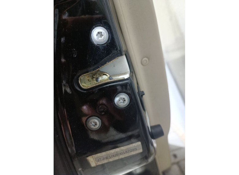 Замок двери задней левой к Lexus RX