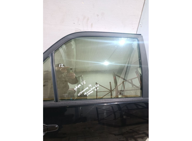 Стекло двери задней правой к Lexus RX