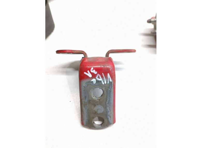 Петля двери задней левой к Pontiac Vibe, 2007г.
