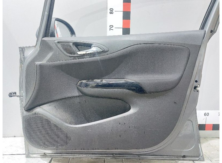 Обшивка двери передней правой (дверная карта) к Opel Corsa, 2017г.