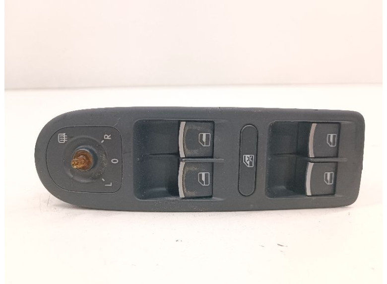 Блок управления стеклоподъемниками к Volkswagen Golf GTI, 2010г.