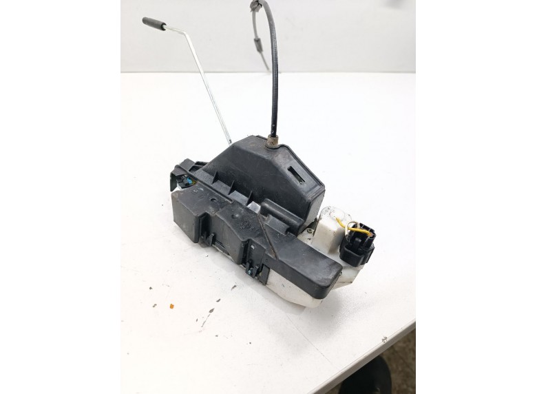 Замок двери передней правой к Volkswagen Fox