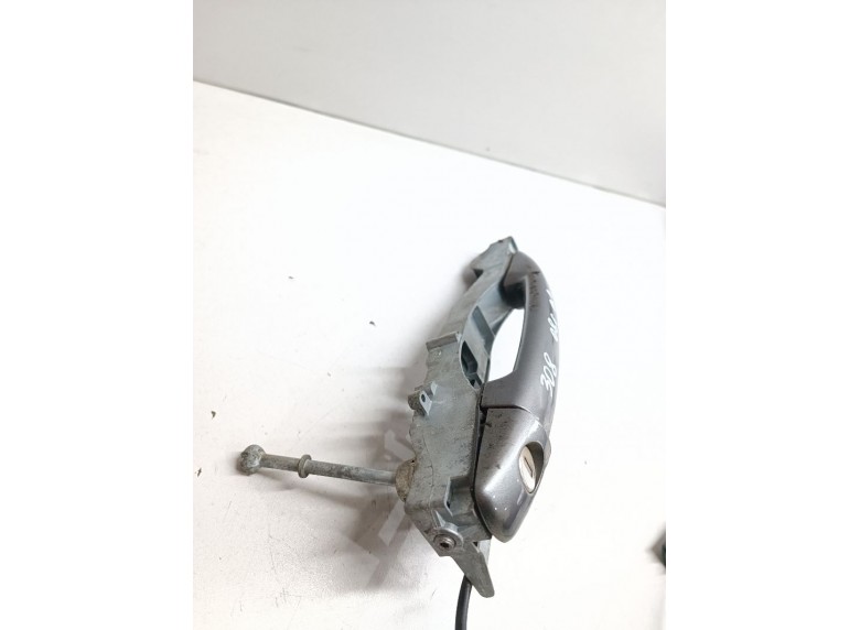 Ручка наружная передняя левая к Ручка наружная передняя левая к Peugeot 308 undefined г. 308