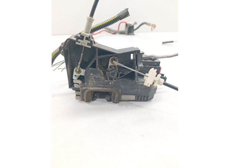 Замок двери передней правой к Opel Vectra, 2003г.