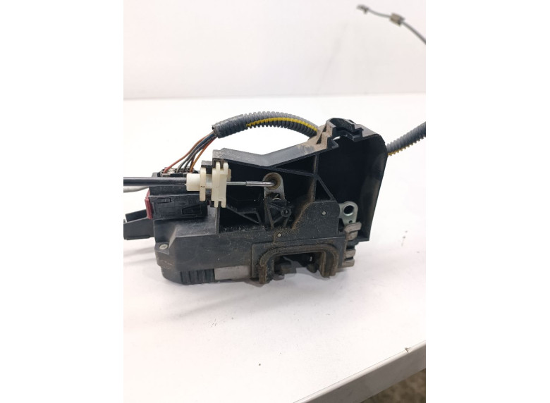 Замок двери передней левой к Opel Vectra, 2003г.