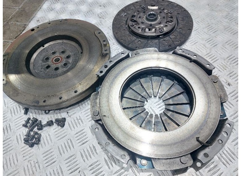 Комплект сцепления к Комплект сцепления к Mitsubishi FusoCanter undefined г. Fuso Canter