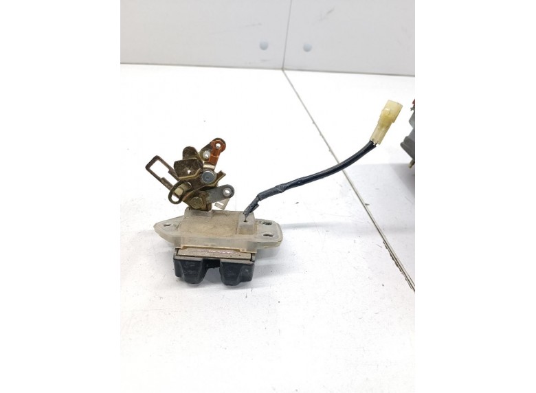 Замок багажника к Замок багажника к Suzuki Baleno undefined г. Baleno