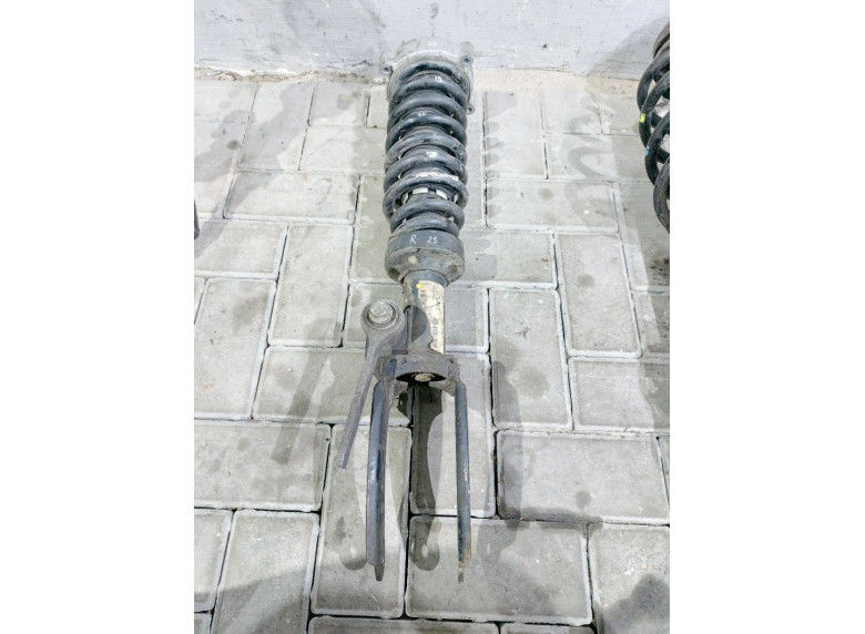 Опора амортизатора верхняя (чашка) к Volkswagen Touareg, 2004г.