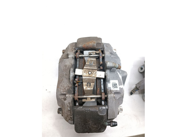 Суппорт передний правый к Mercedes CLS W218, 2014г.