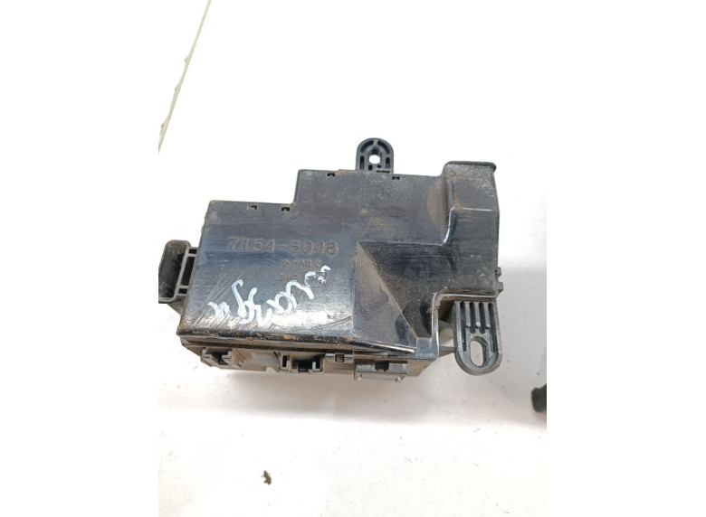 Блок предохранителей к Mazda Xedos 9