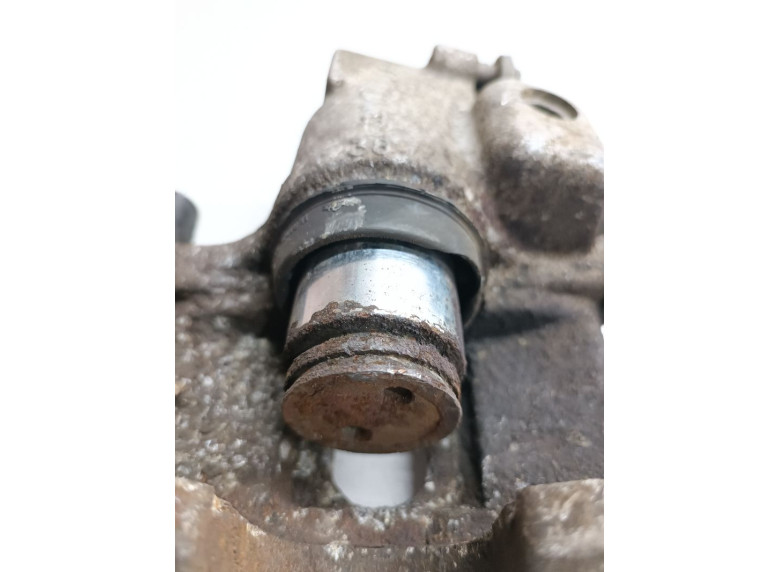 Суппорт задний левый к Renault Espace, 2004г.