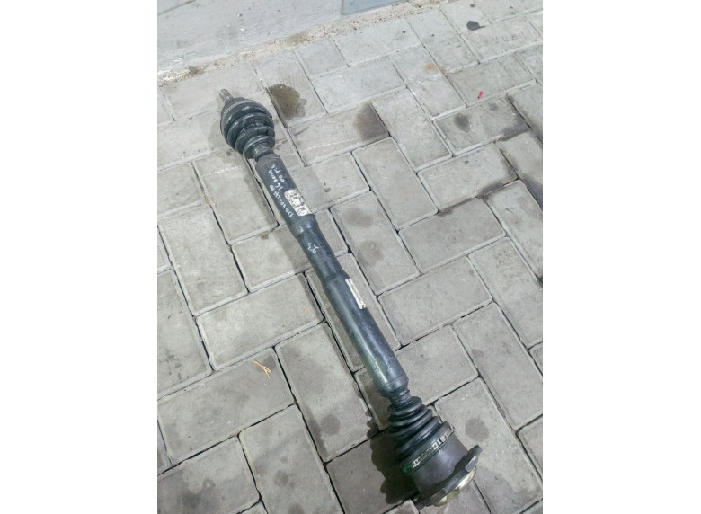 Полуось передняя правая (приводной вал, ШРУС) к Volkswagen Golf, 2000г.