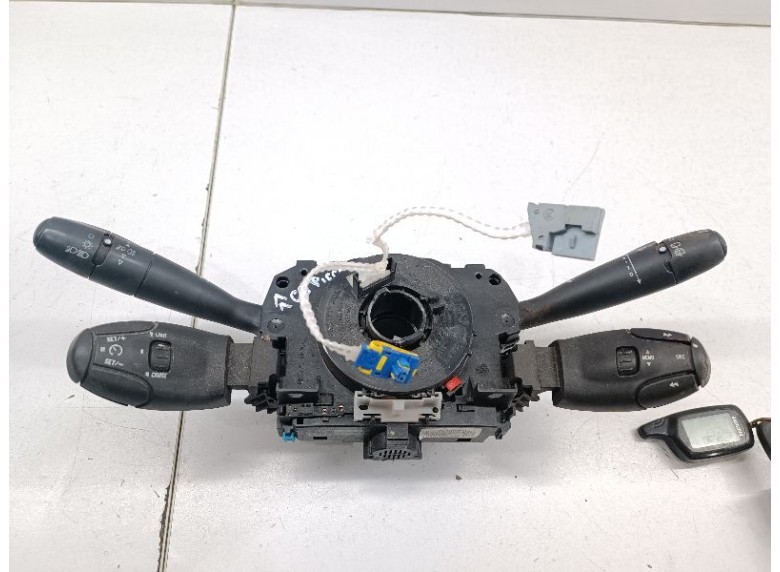 Переключатель подрулевой (стрекоза) к Citroen C3 Picasso