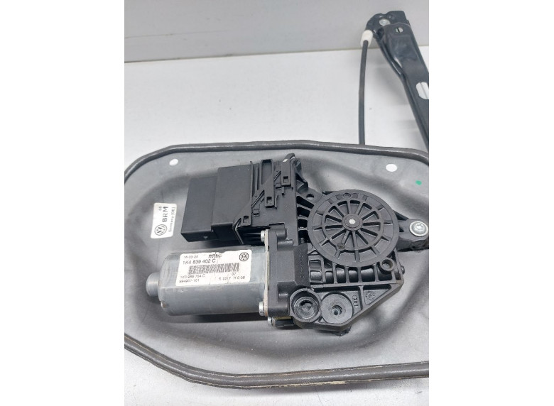 Стеклоподъемник электрический задний правый к Volkswagen Golf, 2005г.