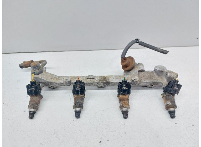 Топливная рампа к Rover 600, 1996г.