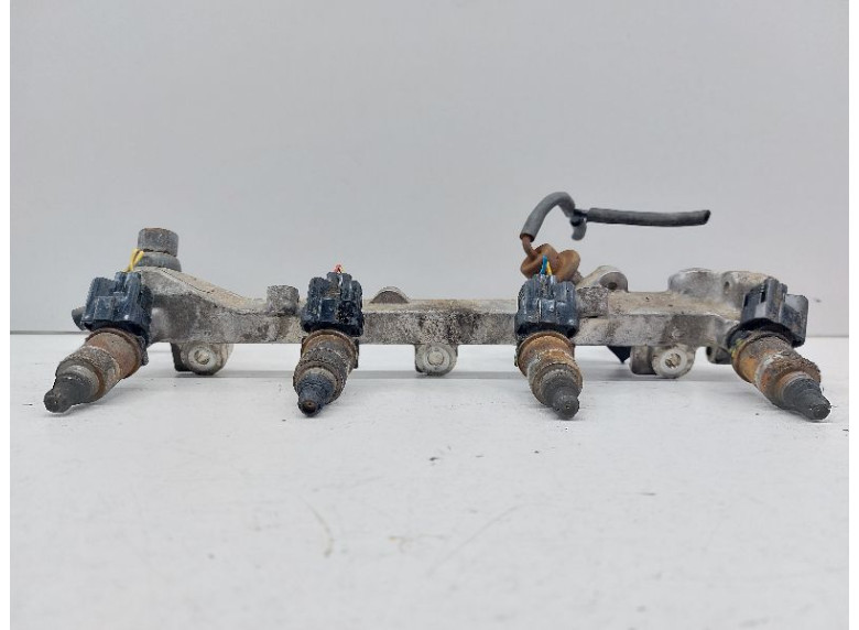 Топливная рампа к Rover 600, 1996г.