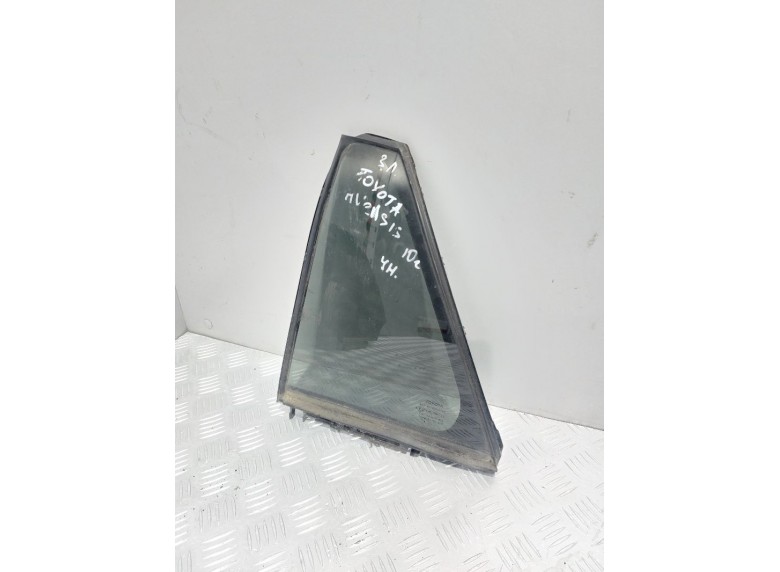 Форточка задняя левая к Toyota Avensis