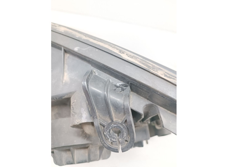 Фара правая к Kia Carens, 2002г.