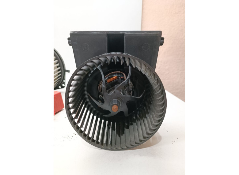 Моторчик печки к Volkswagen Golf, 2000г.