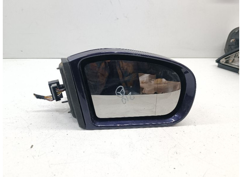 Зеркало наружное правое к Mercedes C W203, 2004г.