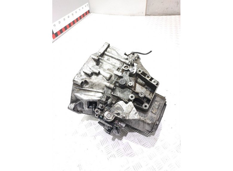 КПП механическая (МКПП) к Peugeot 3008