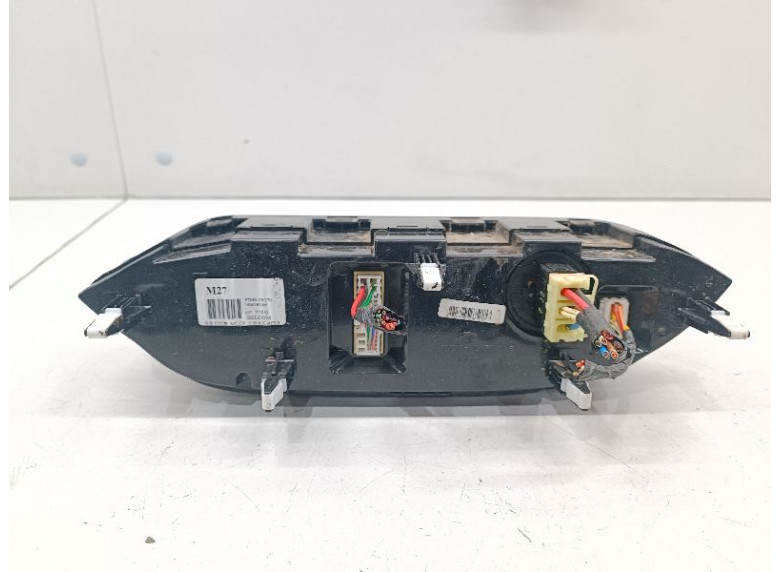 Блок управления печки/климат-контроля к Kia Rio, 2015г.