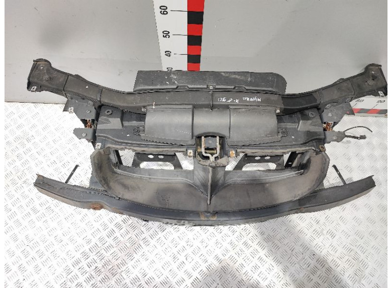 Передняя панель крепления облицовки (телевизор) к BMW 3 E90/E91/E92/E93, 2009г.