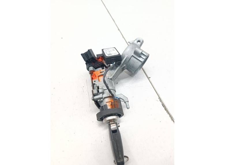 Замок зажигания к Opel Astra, 2011г.