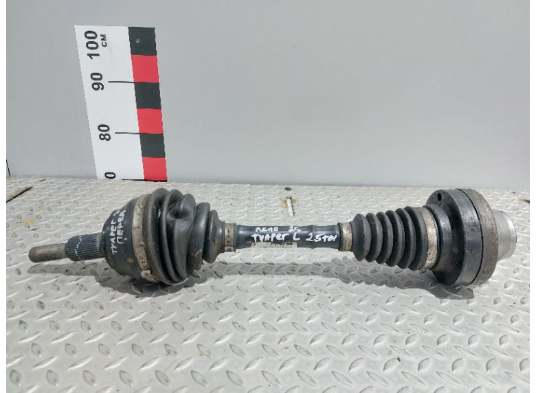 Полуось передняя левая (приводной вал, ШРУС) к Volkswagen Touareg, 2004г.