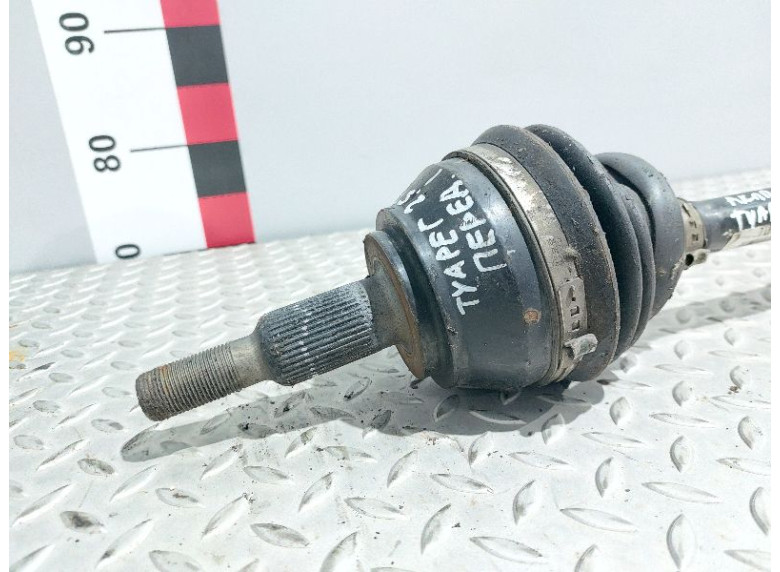 Полуось передняя левая (приводной вал, ШРУС) к Volkswagen Touareg, 2004г.