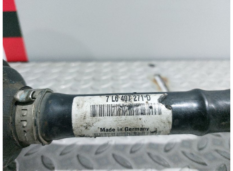Полуось передняя правая (приводной вал, ШРУС) к Volkswagen Touareg, 2004г.