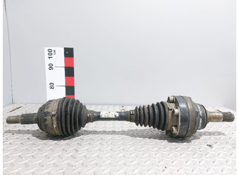 Полуось передняя правая (приводной вал, ШРУС) к Volkswagen Touareg, 2005г.