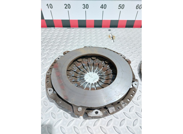 Комплект сцепления к Volkswagen Golf, 2010г.