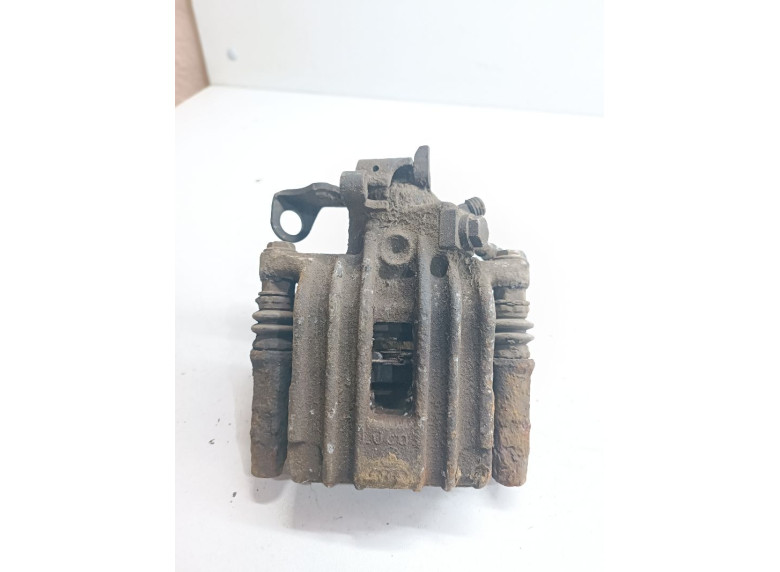 Суппорт задний правый к Volkswagen Golf, 2000г.