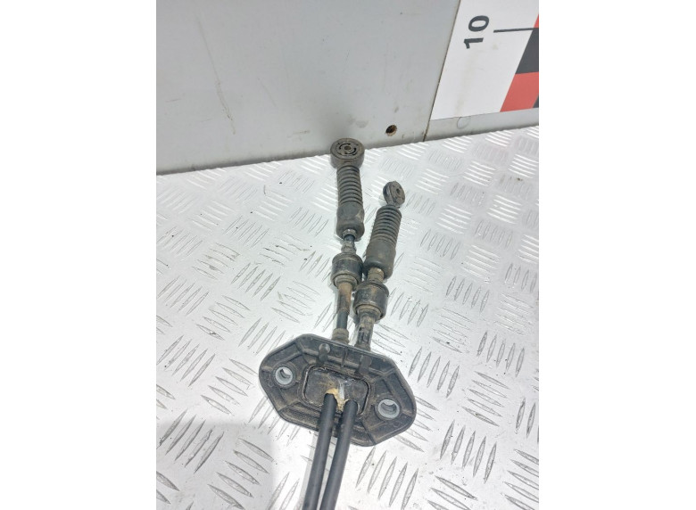 Кулиса к Kia Carens, 2006г.