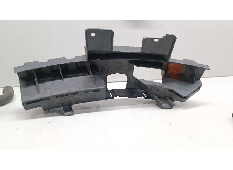 Кронштейн крепления бампера переднего к Кронштейн крепления бампера переднего к Ford C-Max undefined г. C-Max