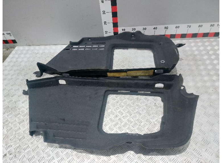 Обшивка багажника к Audi A6, 2010г.