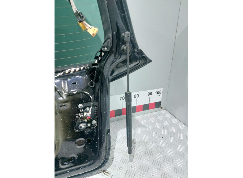 Амортизатор крышки багажника (3-5 двери) к Volkswagen Golf, 2010г.