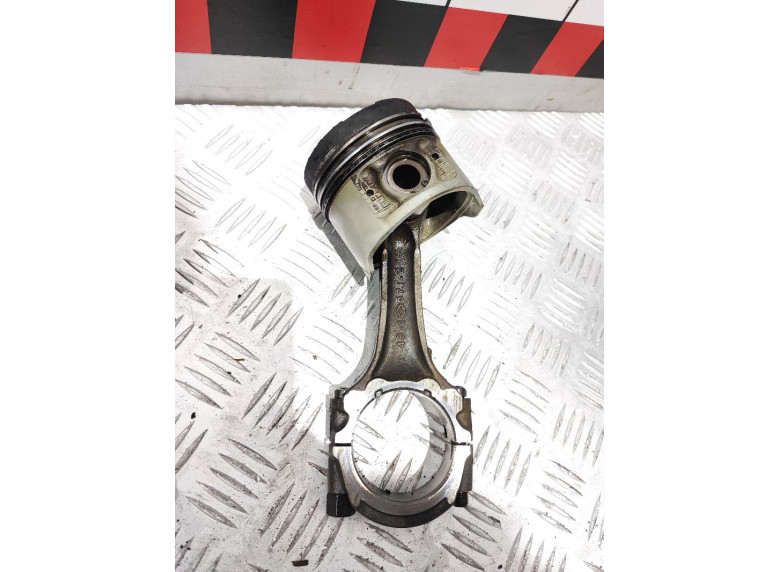 Шатун к Nissan Primera