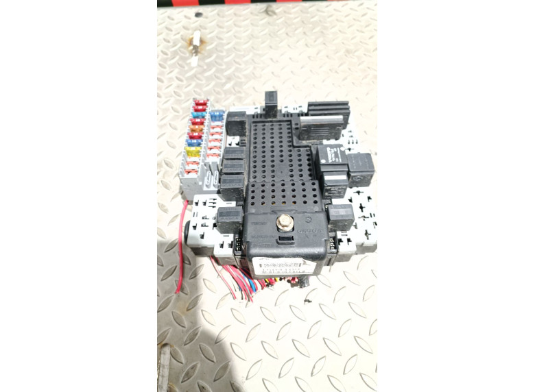 Блок предохранителей к Volvo XC70